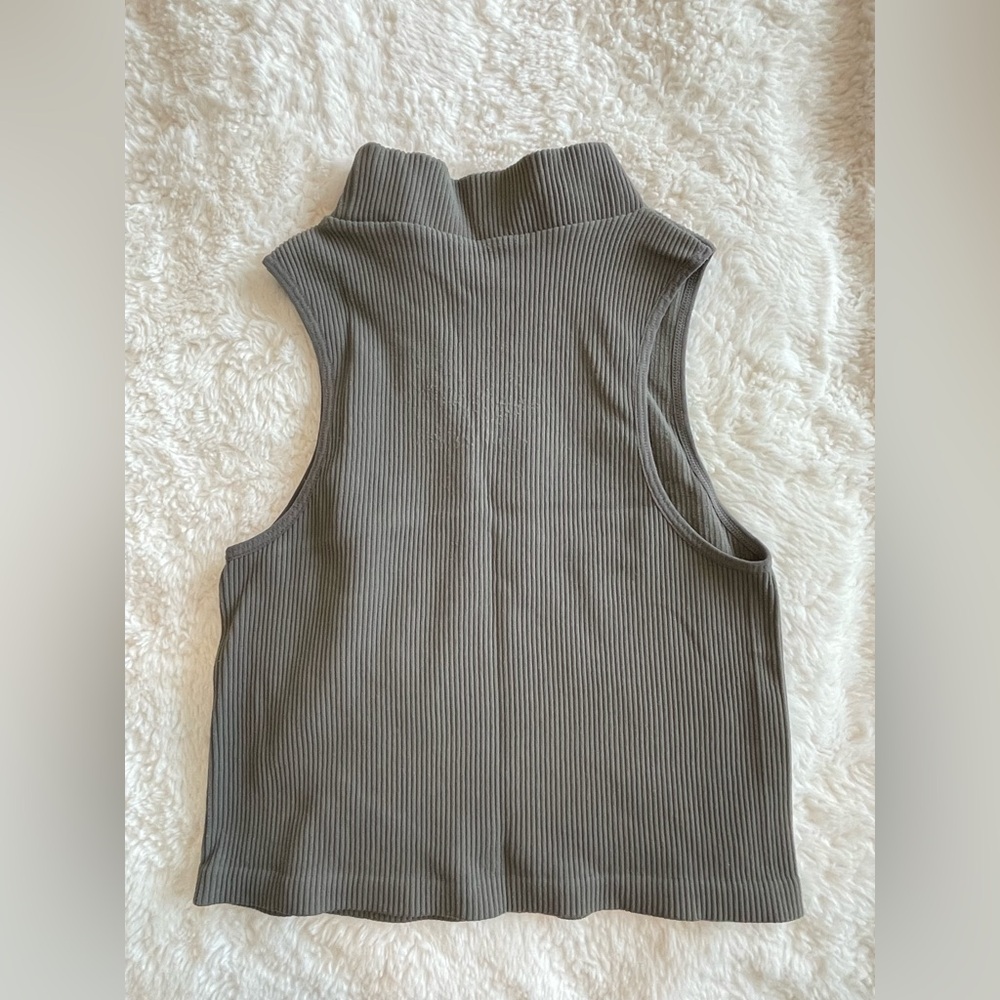 By Together Light Gray Ribbed Mockneck Top - Picture 2 of 4